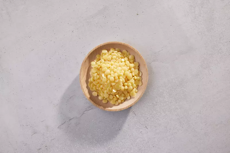 norevo_Candelillawachs_Pastillen